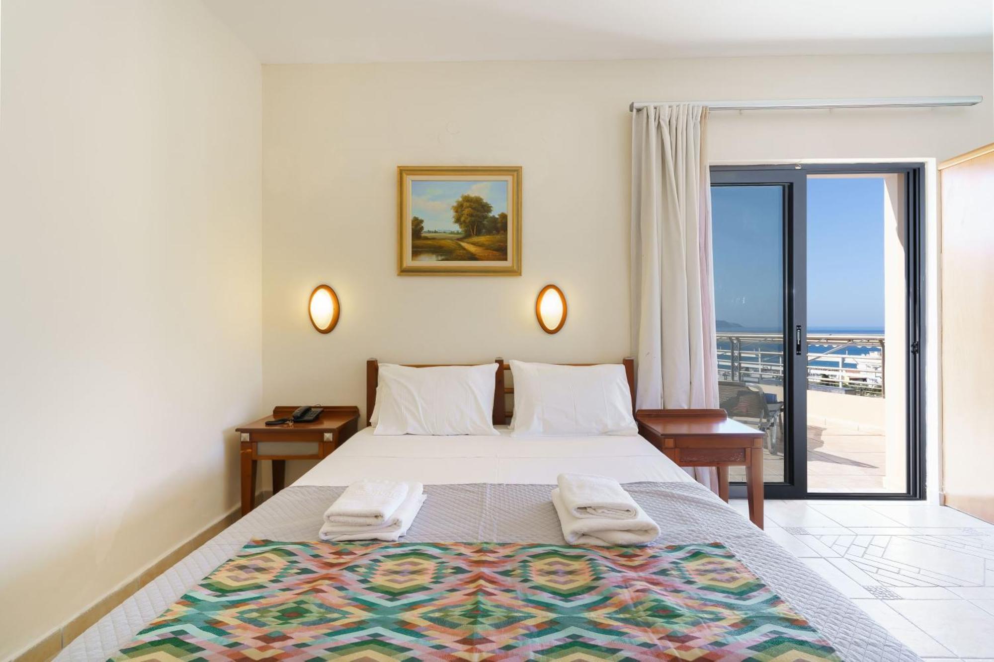 Sunrise Suites & Apartments Kalyves Quarto foto